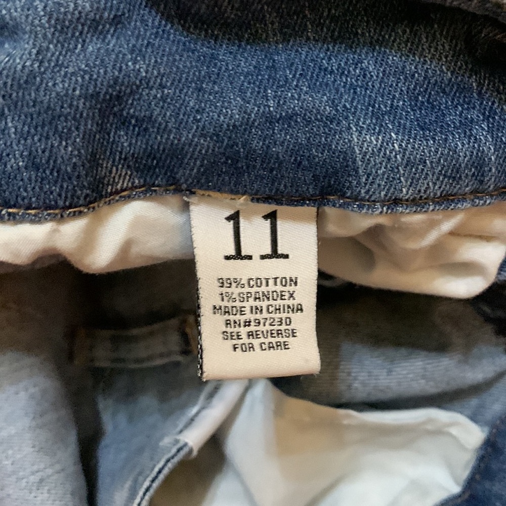 Almost Famous Ripped Jeans Size 11 - Picture 5 of 5